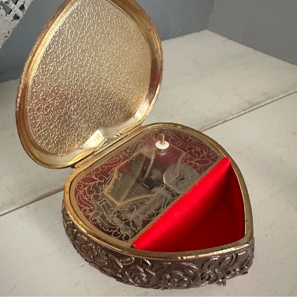 I Love You Porcelain Heart Shaped Music Box Ornate Westland Co. Vintage Japan - Picture 5 of 12